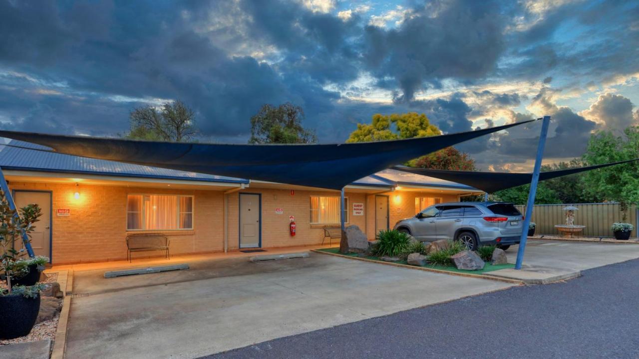 Edward Parry Motel And Apartments Tamworth Dış mekan fotoğraf